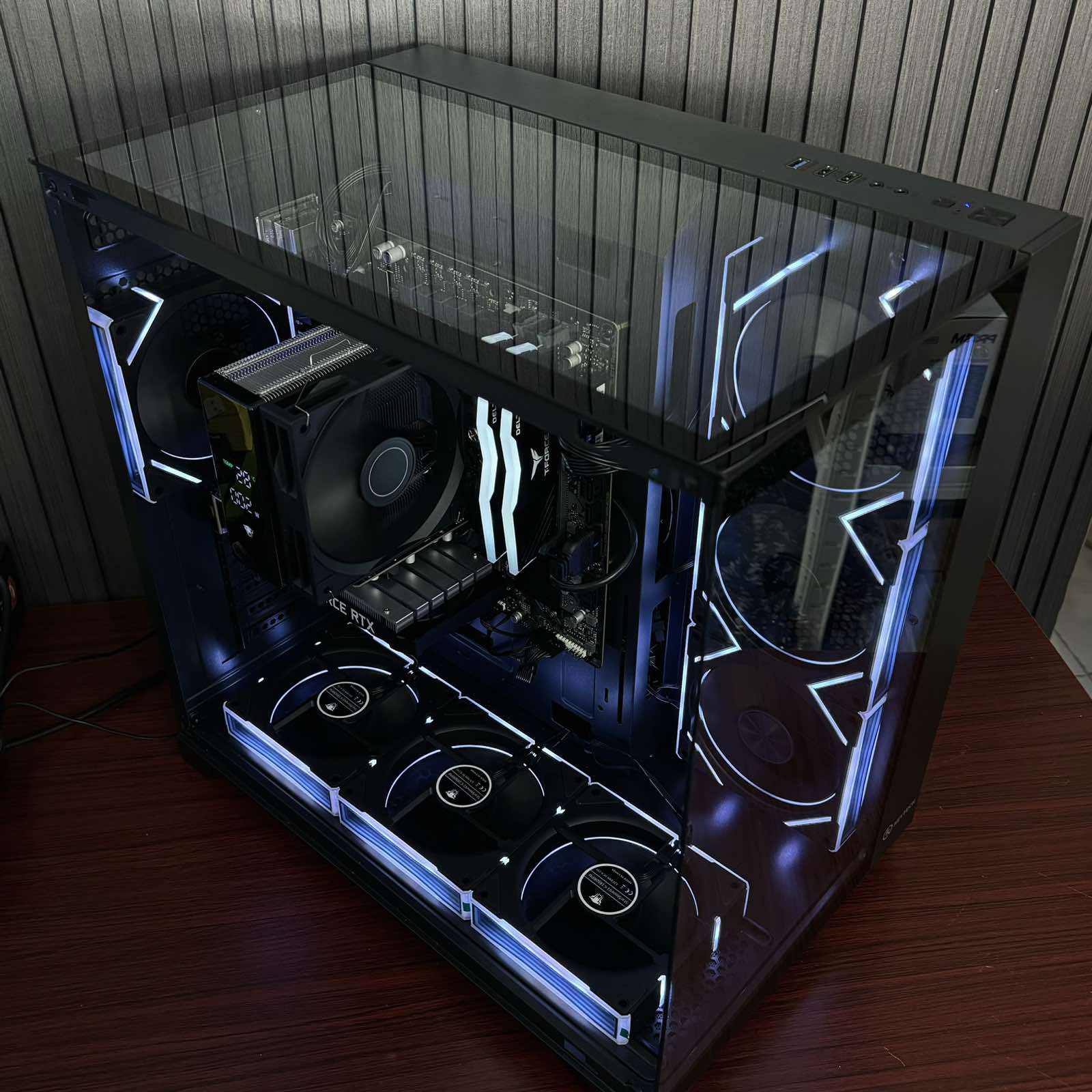 Keytech O11-V Dual Chamber ATX Case - Black